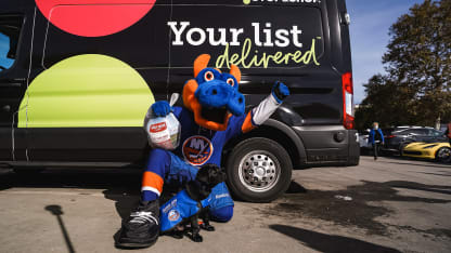 Islanders Donate 2,000 Turkeys at Annual Turkey Express Event