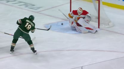 CGY@MIN: Hinostroza scores goal against Devin Cooley