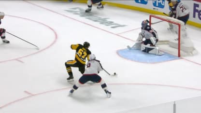 CBJ@PIT: Rakell marque un but contre Elvis Merzlikins