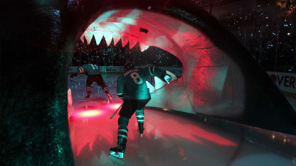 pavelski-shark-head