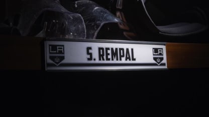 Sheldon-Rempal-Signs-LA-Kings-nameplate