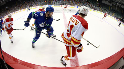 20210927_flames_canucks_phillips
