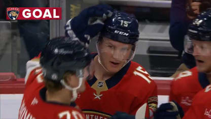 FLA vs. CAR: Lundell scores on the backhand