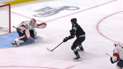 FLA@UTA: Guenther scores goal against Sergei Bobrovsky