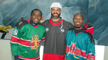 Oduya_with_Ice_Lions_Players_3A