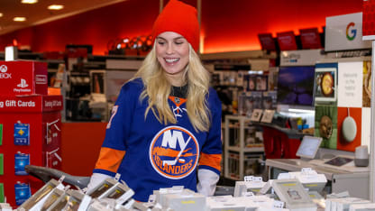 Islanders Wives and Girlfriends Toy Shopping