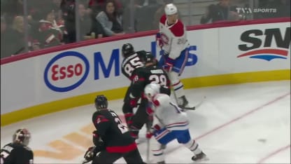 Caufield double l'avance