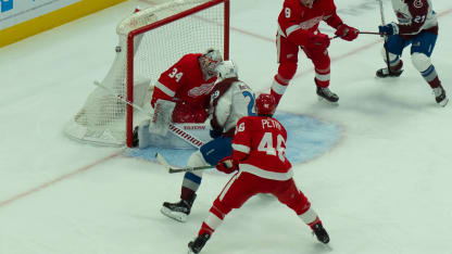 Rantanen tarjoilee MacKinnonille