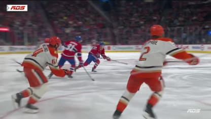 ANA@MTL: Newhook marque un but contre Lukas Dostal