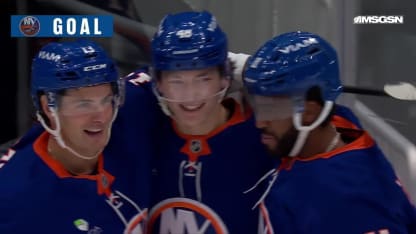 SJS@NYI: Schaefer scores goal against Yaroslav Askarov