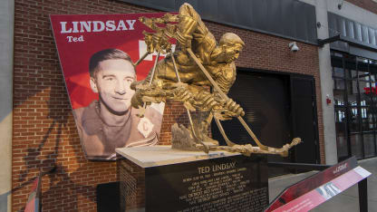 2021 Ted Lindsay statue