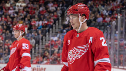 Raymond redo för debut som assisterande lagkapten för Red Wings