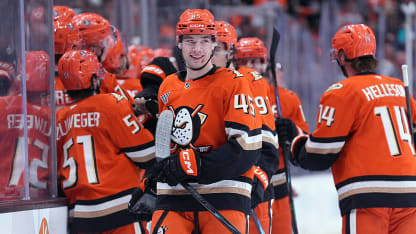 Sennecke with a Beautiful Goal to Make It 1-0