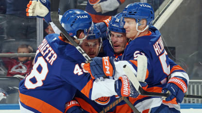 Horvat puts home Schaefer's rebound