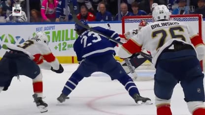 Knies s'échappe et déjoue Bobrovsky