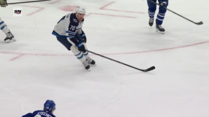 WPG@TOR: Stecher scores goal against Eric Comrie