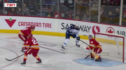 WPG@CGY: Iafallo scores goal against Dustin Wolf
