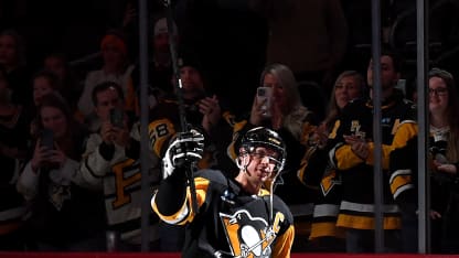 Crosby tuvo una noche histórica y supera a Lemieux