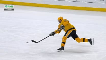 MTL@PIT: Karlsson scores PPG against Jacob Fowler