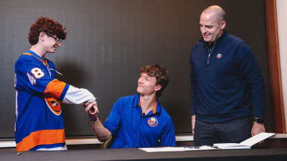 Schaefer Signs Entry-Level Contract with Special Guests