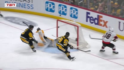 OTT@PIT: Stutzle scores goal against Arturs Silovs