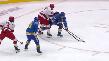 Joseph se retourne et compte