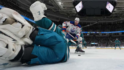 McDavid powers Oilers with sublime 5-point game