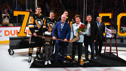 Malkin Celebrates 500 Goals With Family By His Side