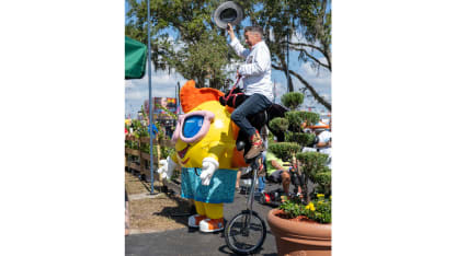 unicylce mascot inline