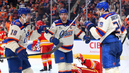 McDavid fuels Oilers with 5-assist night