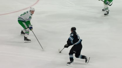 UTA@CAR: Yamamoto scores goal against Brandon Bussi