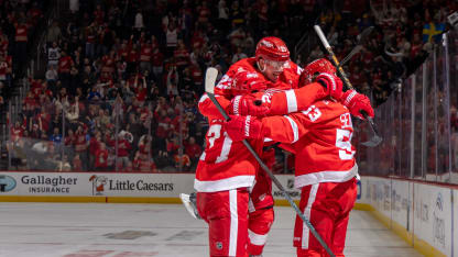 Moritz Seider stellt mit fuenf Punkten in einem Spiel eine persoenliche NHL-Bestmarke auf