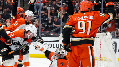 Carlsson ties it late in 3rd