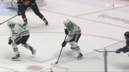 DAL@VAN: Robertson scores goal against Kevin Lankinen