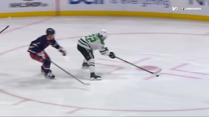 DAL@WPG: Petrovic scores goal against Eric Comrie