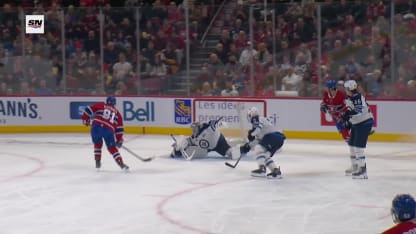 WPG@MTL: Kapanen scores goal against Eric Comrie