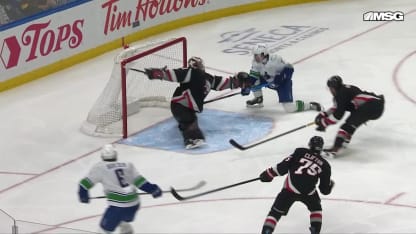 Brillante passe de Boeser pour Garland