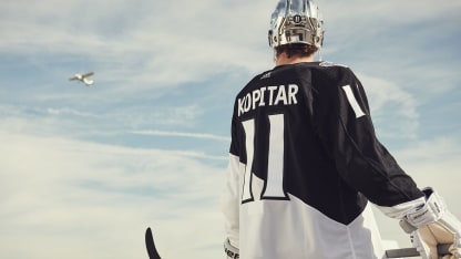 Kopitar-Stadium-Series-Jersey