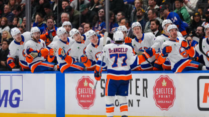 NYI@VAN: DeAngelo scores goal against Kevin Lankinen