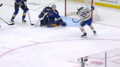 BUF@STL: Krebs marque un but contre Jordan Binnington