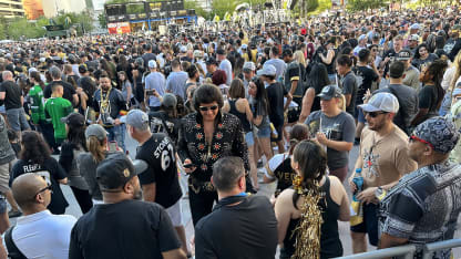 Elvis at parade:rally