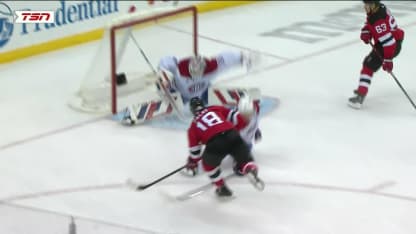 MTL@NJD: Montembeault with a great save against Ondrej Palat