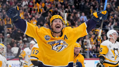 Forsberg ayuda a los Predators a ganar en su país natal