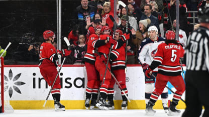 Hurricanes erupt with 5 goals in 2nd