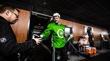 Radulov_Sumner_glove