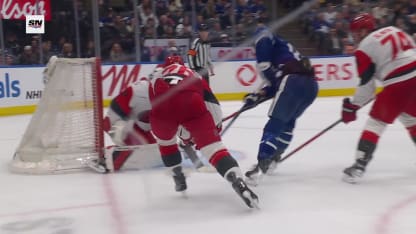 CAR@TOR: Nylander scores goal against Brandon Bussi