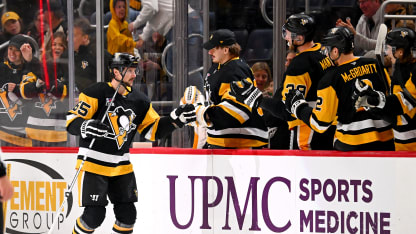 Veckans tre svenska stjärnor i NHL Erik Karlsson Anton Frondell Samuel Ersson