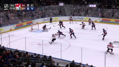 NJD@NYI: Sorokin with a great save against Jonas Siegenthaler