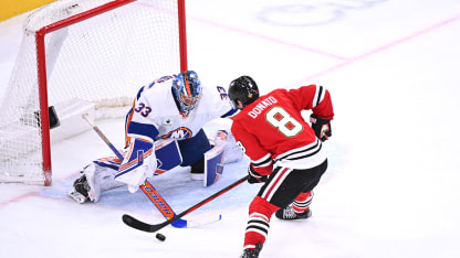 Islanders take down Blackhawks in shootout