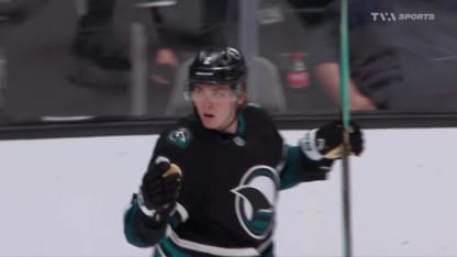 Graf sert toute une passe à Smith